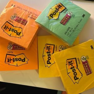 Five Brand New NWT Post It Notes